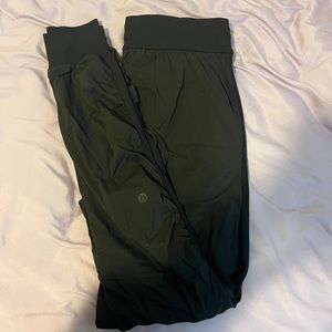 Lululemon size 6 black joggers